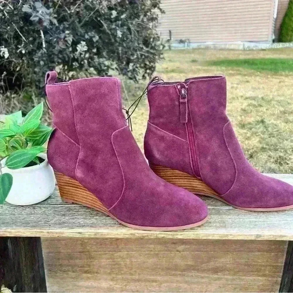 New Full Leather VIOLET & RED Beautiful Fall Wedge Boots in Merlot - Size 8.5 - Picture 9 of 14